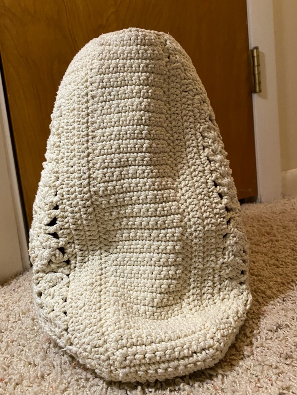 Neutral Crochet Tote Bag with Brown Tassel Straps - Patricia Nash. - Picture 6 of 12